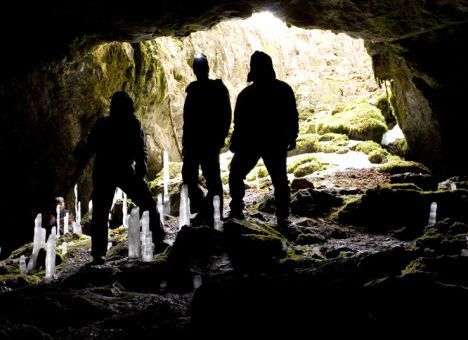 В крымскую пещеру провалились туристы. 9-летний мальчик в реанимации