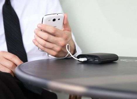 Представлена резервная зарядка для трех гаджетов