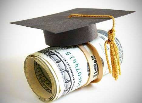 Крупные вузы выиграли войну за деньги абитуриентов