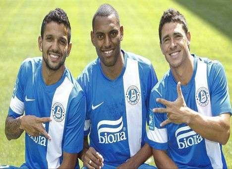 «Днепр» обыграл команду Кварцяного (ВИДЕО)