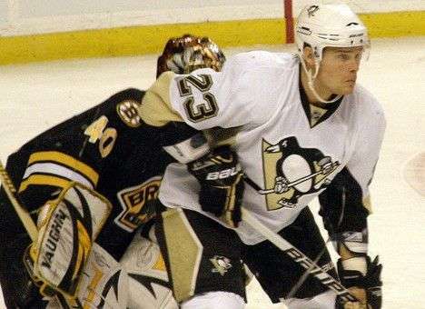 Поникаровский покинул НХЛ ради СКА