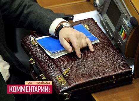 С 2005 года украинских чиновников стало на 30 тыс. больше