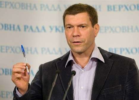 Советник Азарова рекомендует Президенту поделиться властью и деньгами (ВИДЕО)