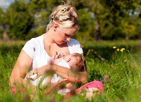 Международная организация труда призывает кормить грудью на работе