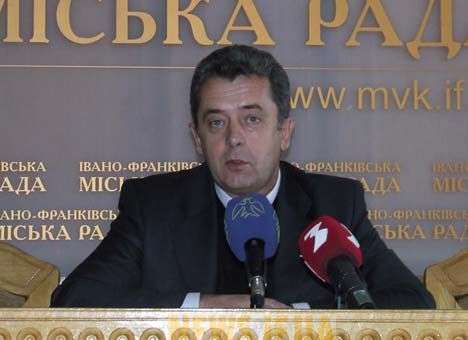 Мэр Ивано-Франковска попал под грузовик