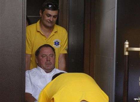 Мельник переоформил часть имущества на супругу – Генпрокуратура