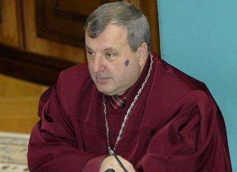 Глава КС Овчаренко уверяет в своей независимости