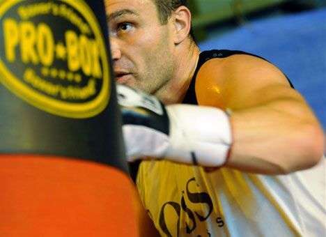 Виталий Кличко откладывает завершение карьеры