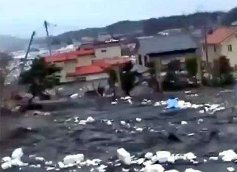 В сеть попало новое видео цунами в Японии 2011 года (ФОТО, ВИДЕО)
