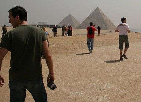 Туристам в Египте ввели комендантский час