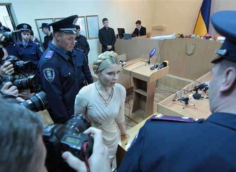 Защита Тимошенко считает, что суды тянут с пересмотром «газового дела»