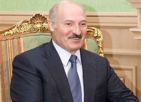 Лукашенко приказал закрывать заводы ради безопасности страны