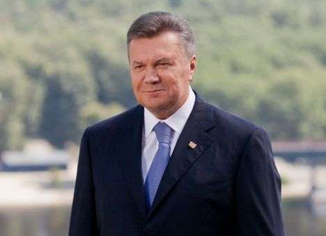 Президент и премьер в поздравлениях указали украинцам, куда и зачем двигаться