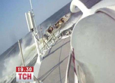 Как российские пограничники таранили баркас с украинскими рыбаками (ВИДЕО)