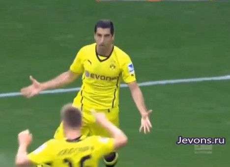 Мхитарян вывел «Боруссию» на первое место в Бундеслиге (ВИДЕО)