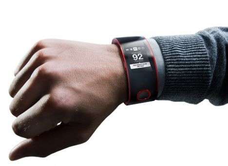 Nissan представляет часы-смартфон для автомобилистов