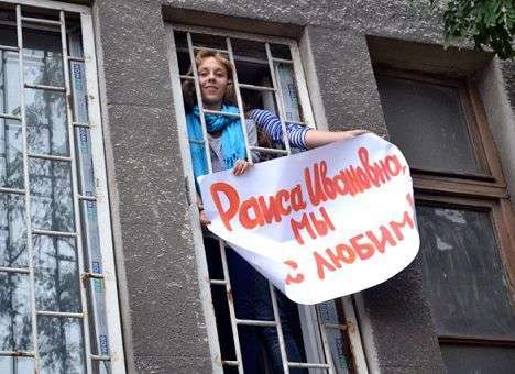 В Одессе  ученики и родители вышли  на акцию протеста (ВИДЕО)