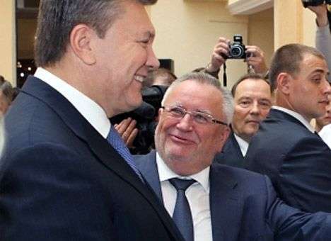 Президент Янукович общается с губернаторами, не стесняясь в выражениях