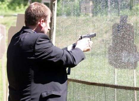 Украинцы сами решат, разрешать ли продажу огнестрельного оружия