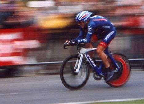 Армстронг вернул олимпийскую медаль