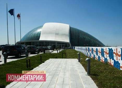 Из-за звонка о бомбе эвакуирован грузинский парламент