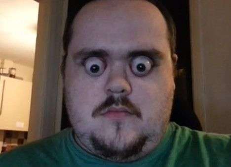 Книга рекордов Гиннесса не смогла измерить выпученные глаза британца (ВИДЕО)