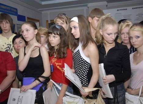 У Табачника задумали изменить правила поступления в вузы