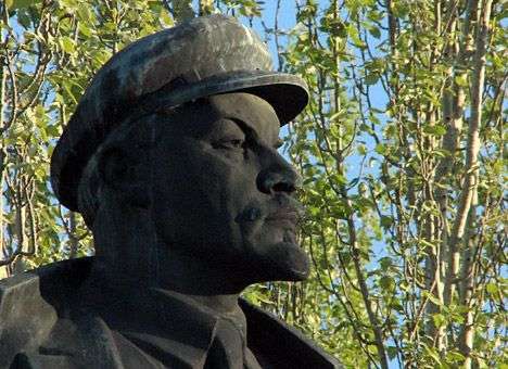 На Полтавщине снесли очередного Ленина. Коммунисты винят «Свободу»