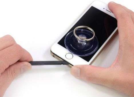 Специалисты iFixit разобрали iPhone 5s на части (ФОТО)