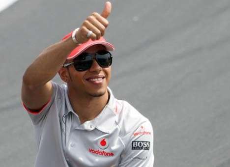 Хэмилтон выиграл первую практику Гран-при Сингапура