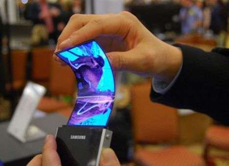 Samsung собиратеся выпустить Galaxy Note 3 с гибким экраном