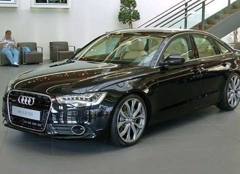 Хмельницкие коммунальщики обзавелись «лимузином» за полмиллиона гривен