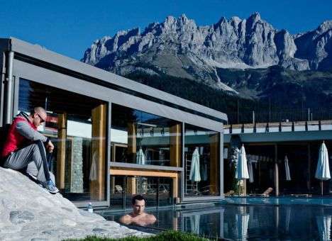 Кличко готовится к Поветкину в бассейне (ФОТО)