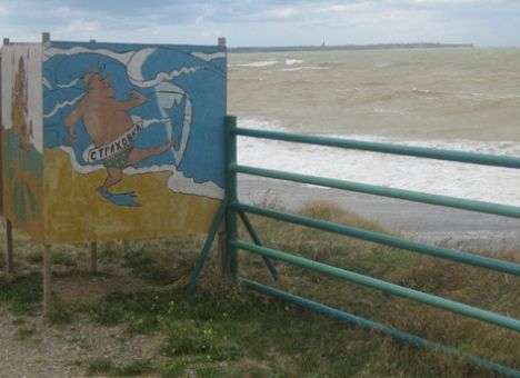 В Крыму непогода сдула туристов с «ленивых» курортов