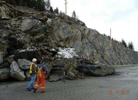 Пять туристов погибли при камнепаде в США