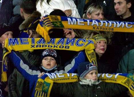 В Днепропетровске от харьковских фанов спрячут ветки и камни