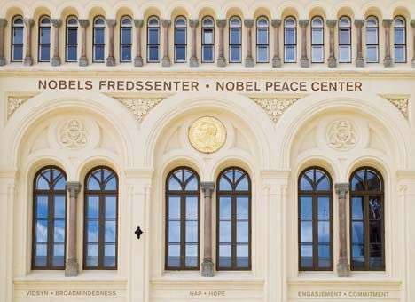 Нобелевская премия по физике присуждена за предсказание бозона Хиггса