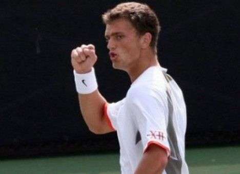 Недовесов вышел в четвертьфинал турнира в Узбекистане