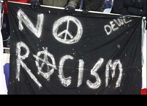 УЕФА и ФАРЕ хотят побороть расизм баннерами и флагами