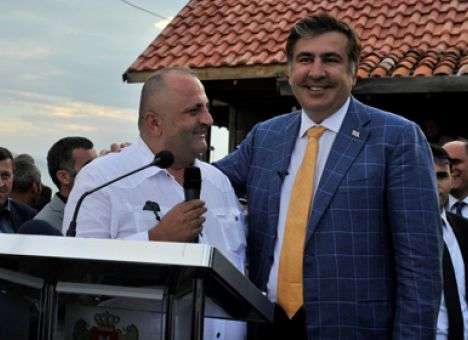 Саакашвили присвоил гражданство сотням туркам