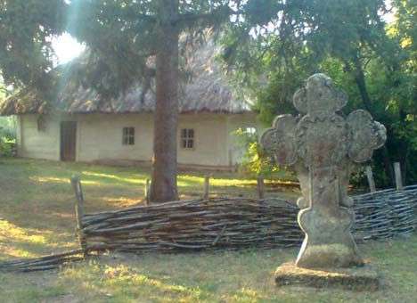 В заповеднике Кобзаря уничтожена аутентичная хата (ФОТО)