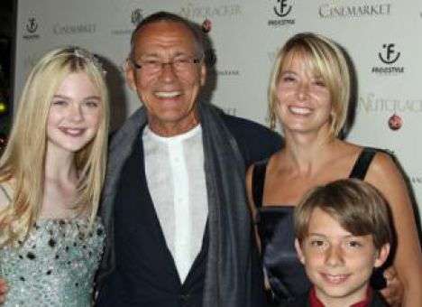 Дочь Кончаловского уже восьмой день в коме после ДТП