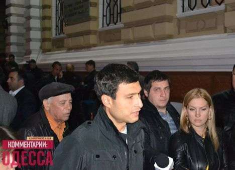 У Маркова утверждают, что милиция готовится задержать его жену и брата