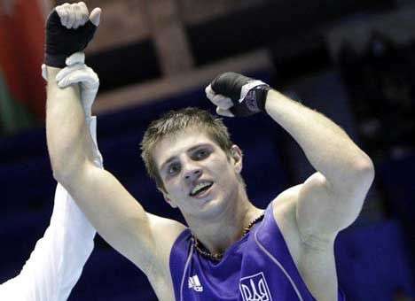 Украинский боксер Хитров перешел в профи