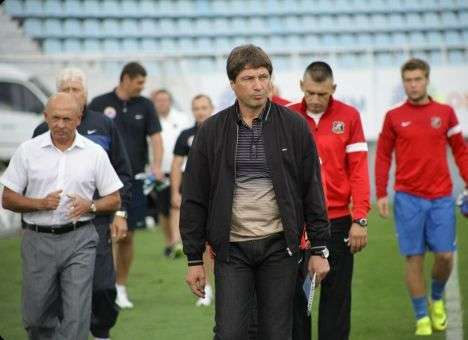 «Арсенал» продолжает тренироваться на базе