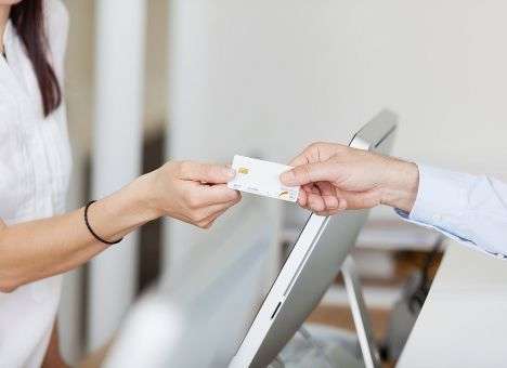 Поменять валюту без паспорта можно будет только по безналу