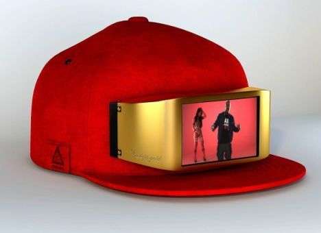 В кепку встроили экран (ВИДЕО)