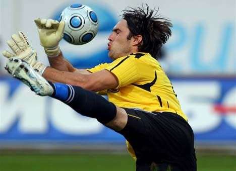 Голкипера «Металлиста» Дишленковича признали легионером