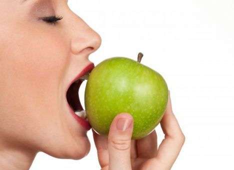 Фрукты  делают людей счастливее