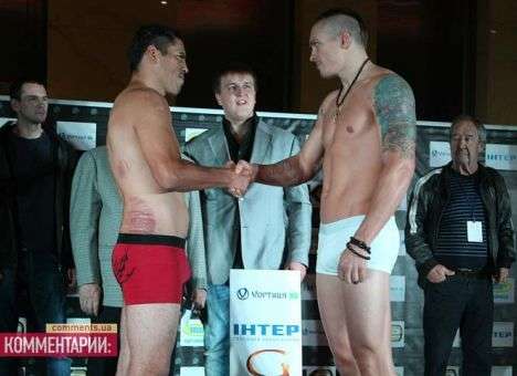 Усик и Узелков проверили вес перед вечером бокса в Киеве (ФОТО)